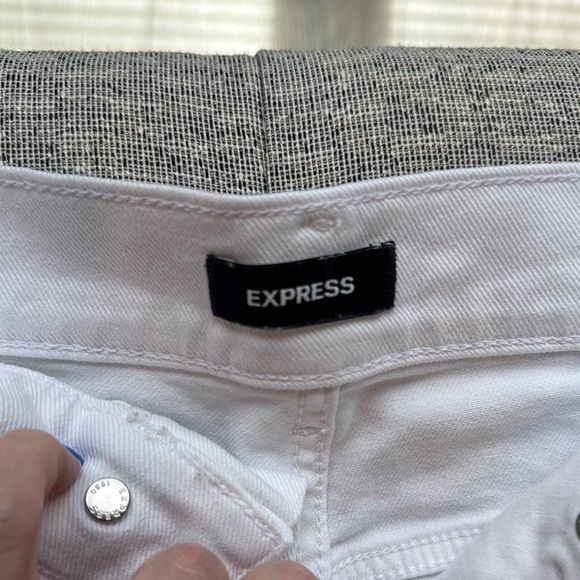 Express Women's White Denim Shorts - Picture 4 of 8
